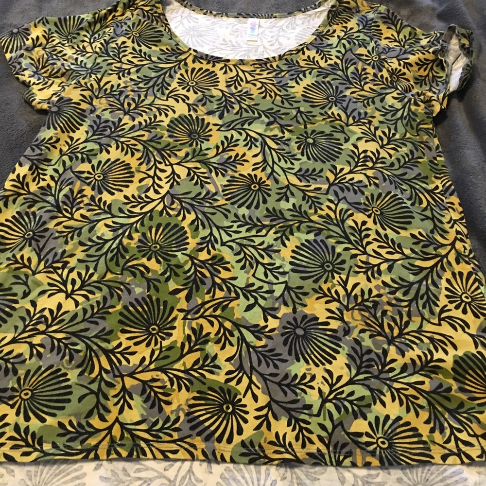 Tee shirt